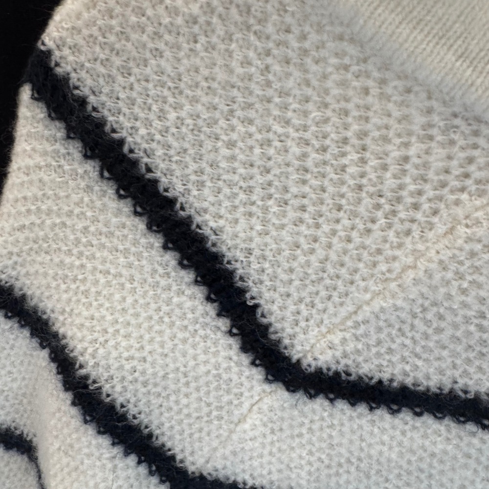 Abercrombie & Fitch Striped Shoulder Zip Knit Sweater Cream Navy Blue Small - Picture 6 of 6